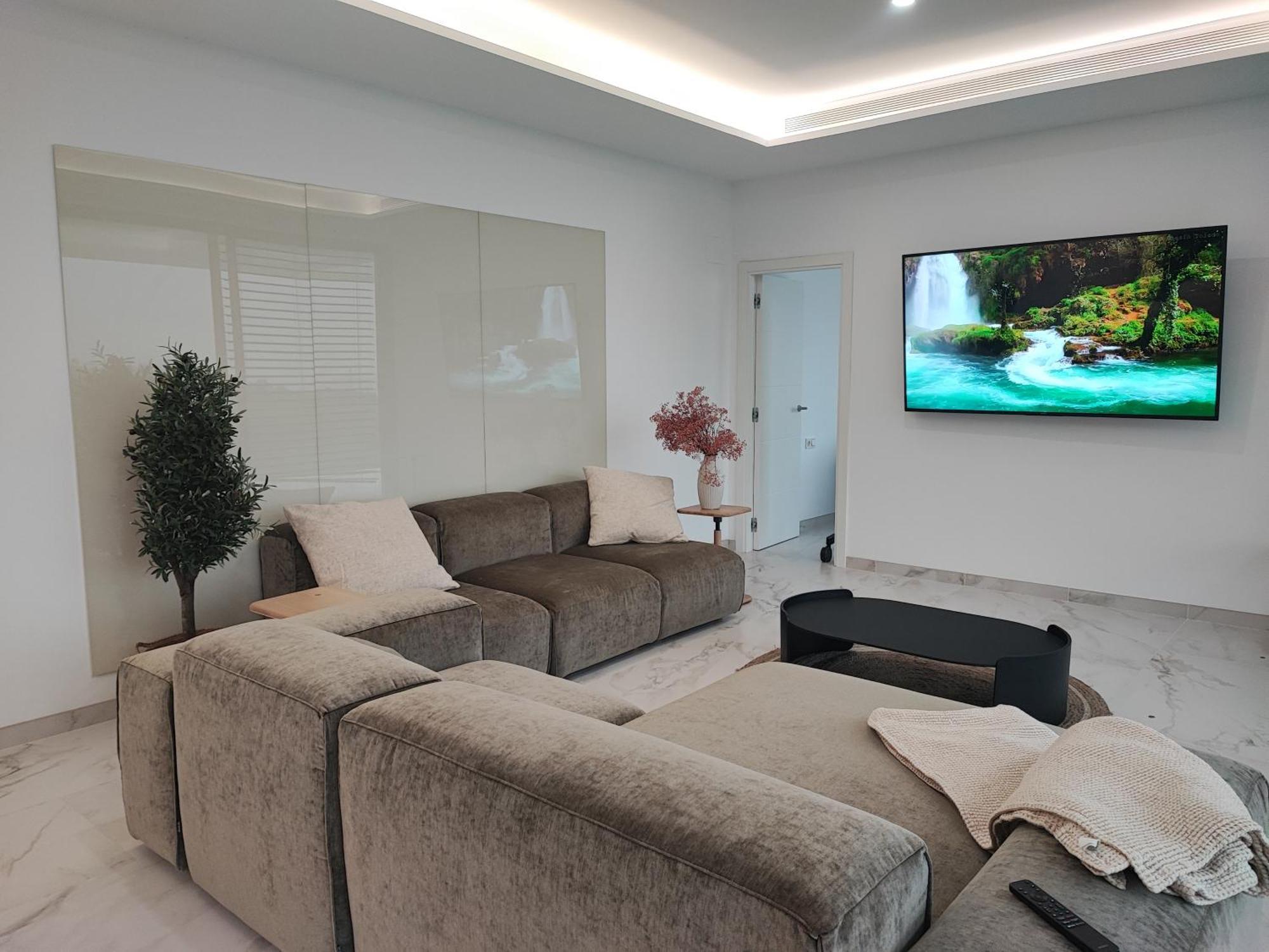 Pinares De San Anton - Sea, City, Mountain Views, Close To Beach, Bbq Malaga