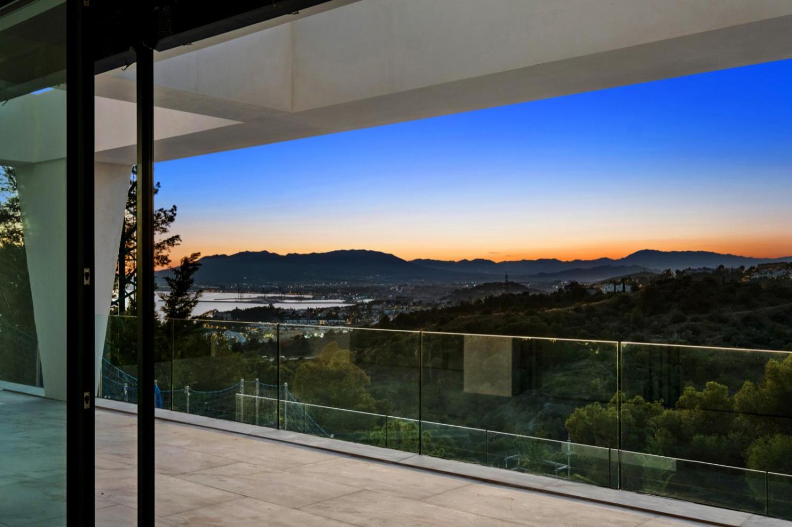 Pinares De San Anton - Sea, City, Mountain Views, Close To Beach, Bbq Malaga