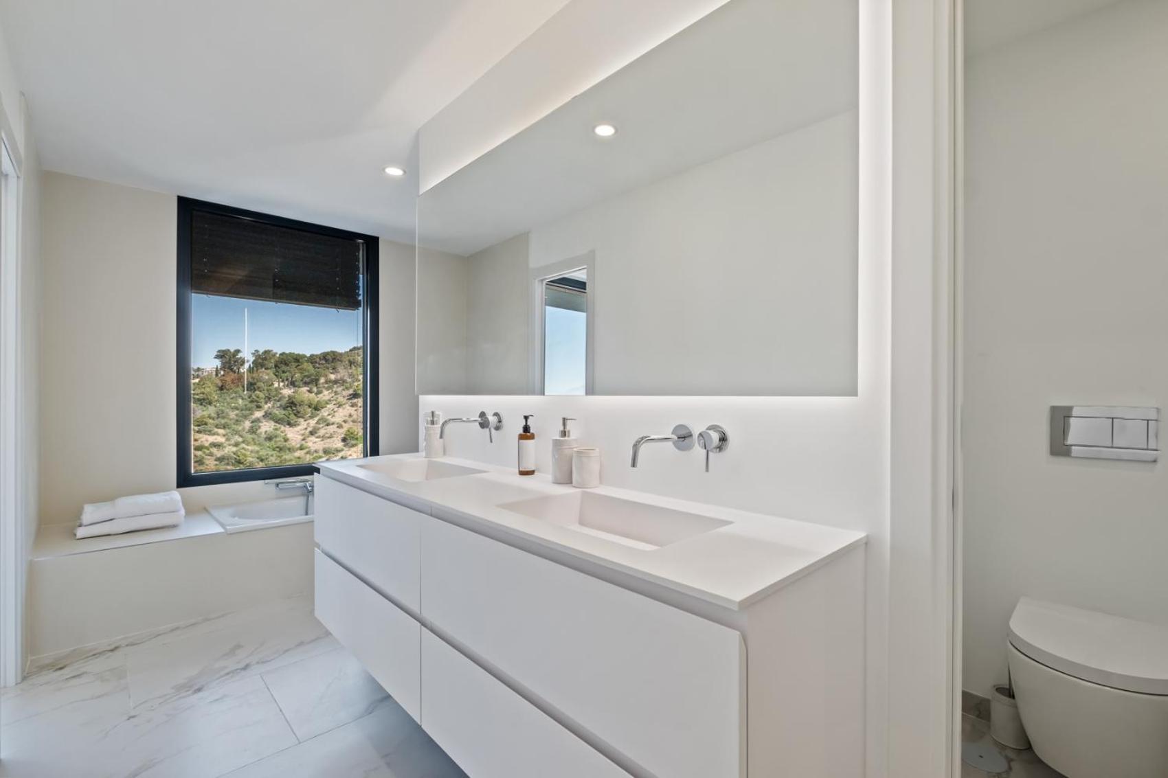 Villa Pinares De San Anton - Sea, City, Mountain Views, Close To Beach, Bbq Malaga